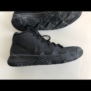 Boys Kyrie 4 basketball shoes